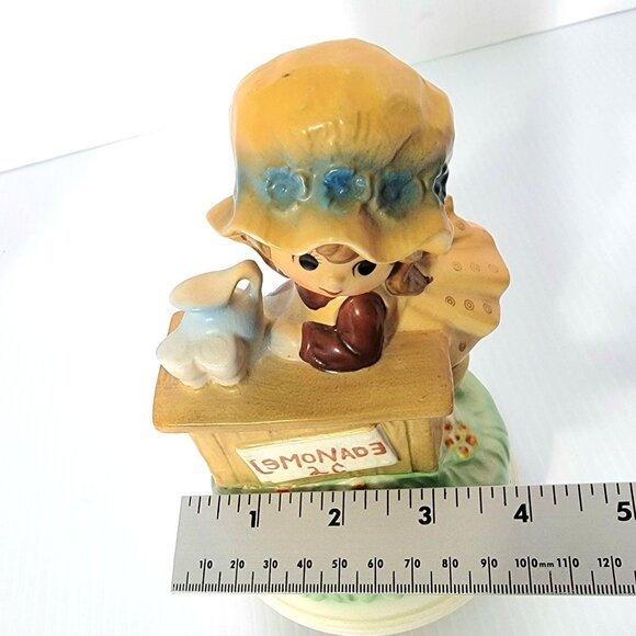 Bonnet Girl Lemonade Stand Rotating Music Box Vintage 70's Fred Roberts - Picture 9 of 9